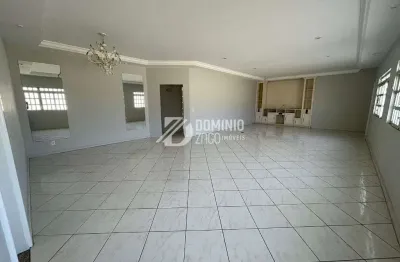 Apartamento com 3 dormitórios para alugar, 262 m² por R$ 2.791,67/mês - Leblon - Uberaba/MG