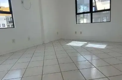 Sala comercial à venda na rua lauro linhares, 21, trindade, florianópolis por r$ 200.000