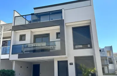 Triplex alto padrão em condomínio fechado pronto para morar
