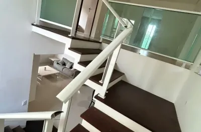 Casa em aldeia com 5 quartos em condomínio residencial!