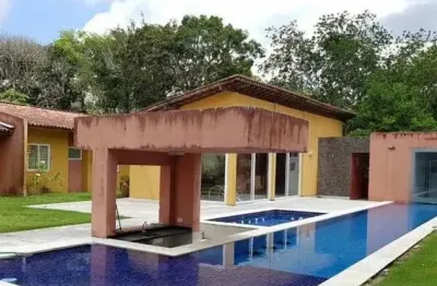 Casa em condomínio fechado com área de lazer privativa em aldeia!
