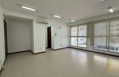 Sala comercial à venda no centro de florianópolis com 1 vaga exclusiva