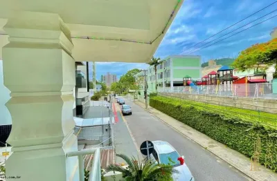 Casa à venda com potencial comercial no centro de florianópolis