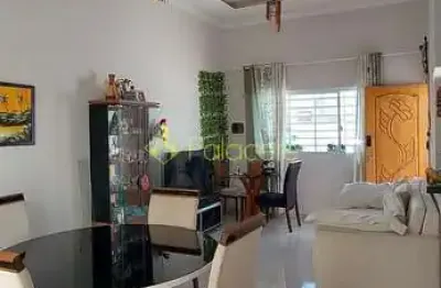 Casa à venda 3 quartos, 1 suite, 2 vagas, 176m², loteamento residencial e comercial flamboyant, pin