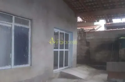 Casa à venda - 2 quartos, 1 suíte, 2 vagas cobertas, amplo quintal e 270m² no loteamento residencia