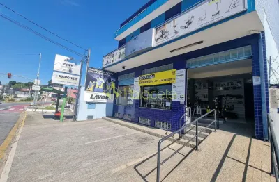 Prédio comercial completo com 3 pisos, elevador, acesso facilitado e localização estratégica para s