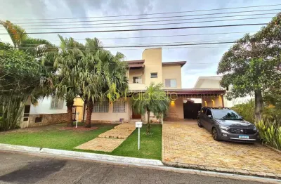 Luxuosa casa com piscina, área gourmet e conexão com a natureza no condomínio real ville - 435 m² d