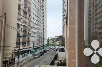 Apartamento 02 quartos no gonzaga a meia quadra da praia