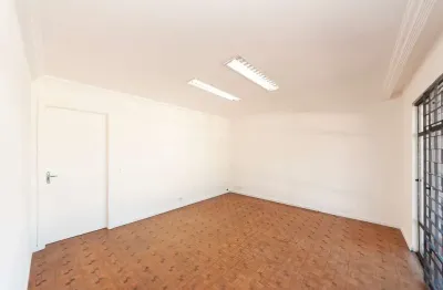 Sala comercial com 4 salas para alugar na Rua Holanda, 362, Bacacheri, Curitiba
