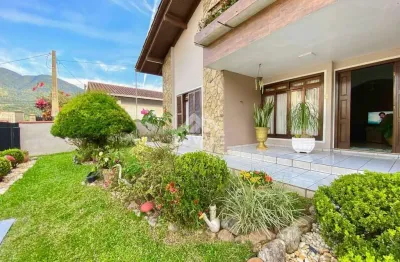 Casa semimobiliada | vila lalau | 4 quartos (2 suítes) | 187m²