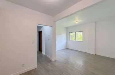 Apto semimobiliado | jaraguá esquerdo | 2 quartos ( 1 suíte) | 61m²
