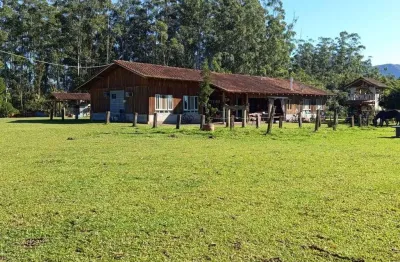Chácara / sítio com 3 quartos à venda na Rua Luiz Sarti, 1, Nereu Ramos, Jaraguá do Sul