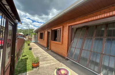 Casa à venda em Caxias do Sul, Jardim Eldorado - 03 dormitórios  - Com piscina, ar condicionado, churrasqueira e garagem