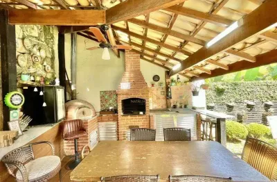 Casa com 3 dormitórios à venda, 183 m² por r$ 1.280.000,00 - chácara santa lúcia - carapicuíba/sp