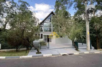 Casa charmosa com 3 suítes!  ?? rua do shopping granja viana – localização privilegiada!