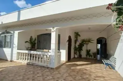 Casa com 4 quartos à venda na Vila Bossi, Louveira  por R$ 945.000