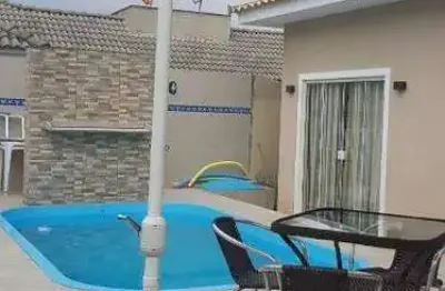 Casa em condomínio à venda em são pedro da aldeia - 3 quartos, piscina e varanda gourmet