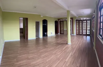 Casa ampla na vila rosalia, paralela com timoteo penteado.