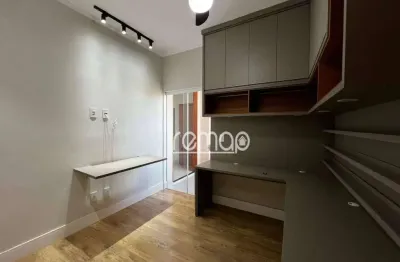 Vende-se apartamento superior com sacada no bairro Santa Lúcia!