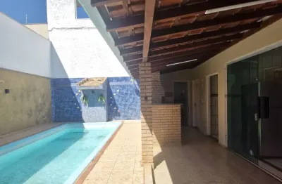 Linda casa com 3 quartos e piscina à venda no jardim marilu, mirassol/sp!