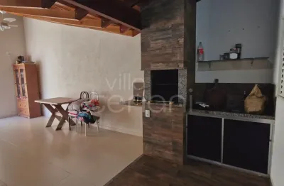 Ótima Casa À Venda, com 3 dormitórios e churrasqueira, no Jardim Alvorada, em Mirassol/SP!