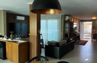 Casa com 4 quartos para alugar na rua deputado fernando viegas, 478, ponta das canas, florianópolis, 150 m2 por r$ 24.990