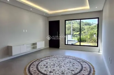 Casa com 3 quartos para alugar na Rua Comandante Oscar Amarante Romaguera, 171, João Paulo, Florianópolis, 200 m2 por R$ 9.500