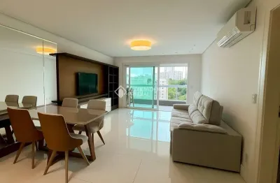 Apartamento com 3 quartos para alugar na rua embaixador edmundo da luz pinto, 90, agronômica, florianópolis, 158 m2 por r$ 13.000