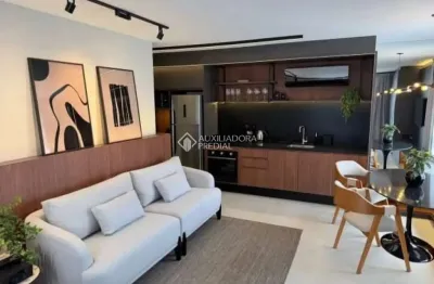 Apartamento com 1 quarto para alugar na avenida professor othon gama d'eça, 624, centro, florianópolis, 45 m2 por r$ 5.500