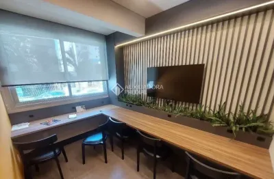 Apartamento com 1 quarto para alugar na rua santo inácio de loyola, 135, centro, florianópolis, 43 m2 por r$ 4.300