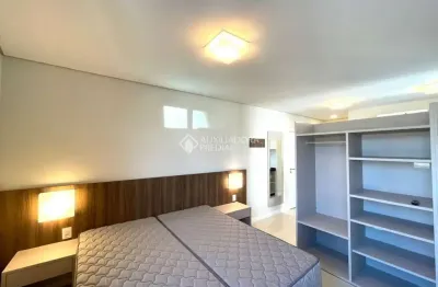 Apartamento com 1 quarto para alugar na rua joão de deus machado, 101, trindade, florianópolis, 25 m2 por r$ 3.830
