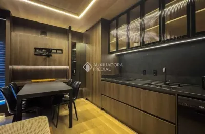 Apartamento com 1 quarto para alugar na avenida professor othon gama d'eça, 624, centro, florianópolis, 33 m2 por r$ 5.900