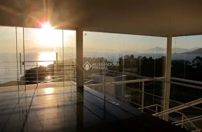 Casa em condomínio fechado com 3 quartos para alugar na rodovia haroldo soares glavan, 4430, cacupé, florianópolis, 461 m2 por r$ 19.900