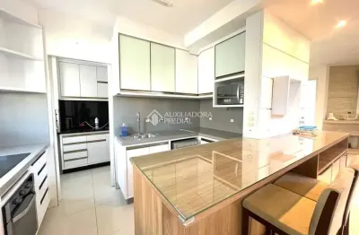 Casa em condomínio fechado com 3 quartos para alugar na rua grumixama, 201, campeche, florianópolis, 140 m2 por r$ 6.900