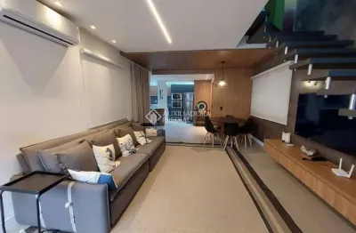 Casa em condomínio fechado com 3 quartos para alugar na rua laurindo januário da silveira, 45770, lagoa da conceição, florianópolis, 145 m2 por r$ 13.000