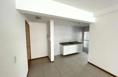 Apartamento com 3 quartos para alugar na rua joão meirelles, 1435, abraão, florianópolis, 96 m2 por r$ 4.800