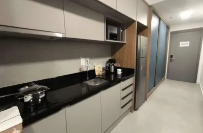 Apartamento com 1 quarto para alugar na rua professor simão josé hess, 137, trindade, florianópolis, 31 m2 por r$ 3.990