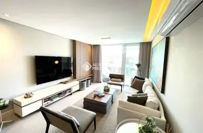 Apartamento com 2 quartos para alugar na avenida dos búzios, 3370, jurerê internacional, florianópolis, 147 m2 por r$ 18.000