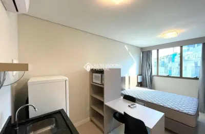 Apartamento com 1 quarto para alugar na rua joão de deus machado, 101, trindade, florianópolis, 20 m2 por r$ 2.962