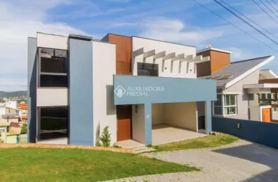 Casa em condomínio fechado com 5 quartos para alugar na rua douglas seabra levier, 228, carvoeira, florianópolis, 258 m2 por r$ 16.000
