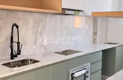 Casa em condomínio fechado com 2 quartos para alugar na rua sagrado coração de jesus, 811, morro das pedras, florianópolis, 80 m2 por r$ 7.500