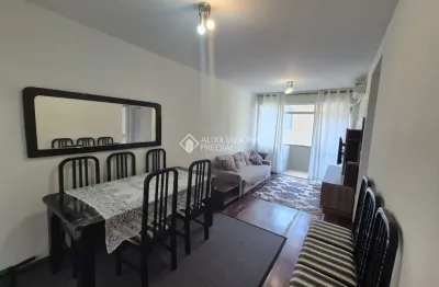 Apartamento com 2 quartos para alugar na Rua Jornalista Tito Carvalho, 102, Carvoeira, Florianópolis, 59 m2 por R$ 2.800