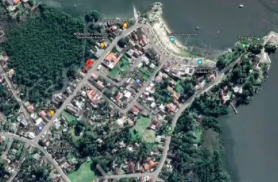 Terreno ponta da pinta  600m2/ 150 metros areia /otima localização