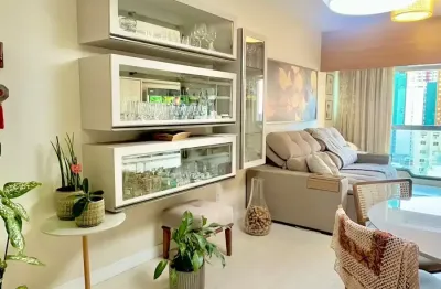 Lindo apartamento à venda na quadra mar em balneário camboriú