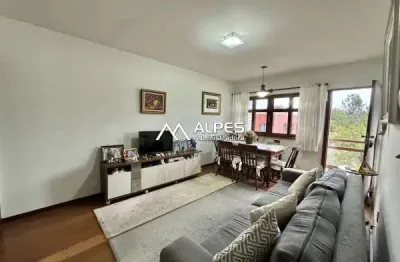 Excelente apartamento de frente com varanda em rua tranquila com uma linda vista