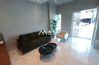 Apartamento no centro da cidade, 2 quartos, primeira locação, com elevador e garagem.