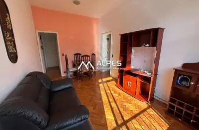 Apartamento quarto e sala, mobiliado, ensolarado, com vista livre e próximo a faculdade.