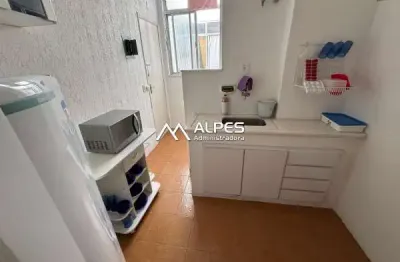 Apartamento quarto e sala, mobiliado, ensolarado, com vista livre e próximo a faculdade.