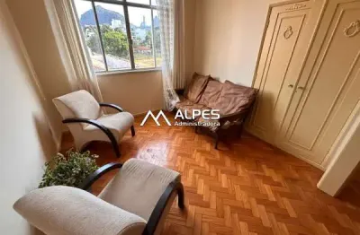 Excelente apartamento quarto e sala mobiliado, próximo a faculdade, com elevador e estacionamento.