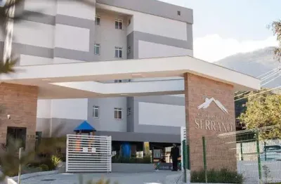 Apartamento de 2 quartos, ensolarado, condomínio com elevador e estacionamento e portaria 24h.